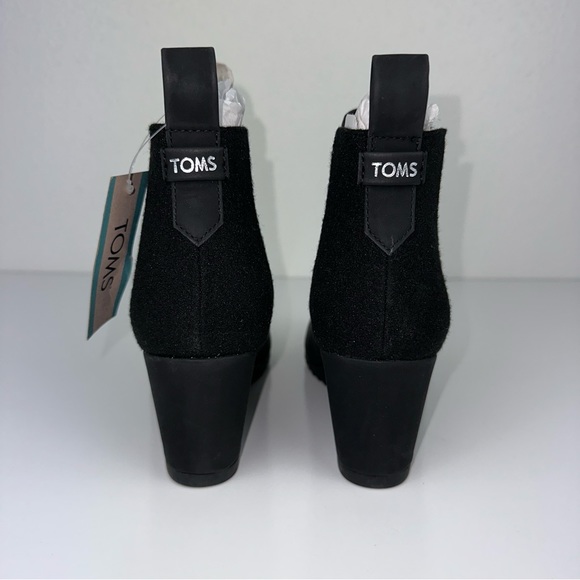NWT TOMS Women’s Bailey Black Wedge Suede Nubuck Ankle Bootie - Size: 6 - Picture 5 of 11